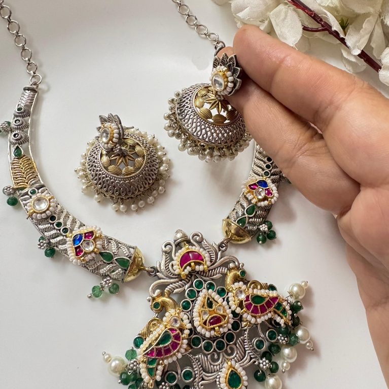 Dual-Tone Kundan Fusion Hasli With Jhumki