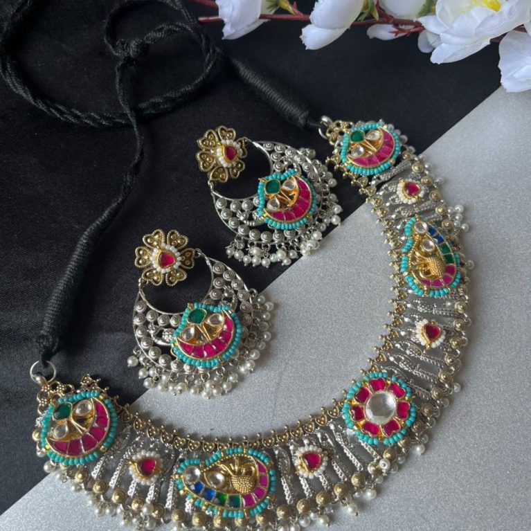 Dual-Tone Kundan Fusion Hansli Set