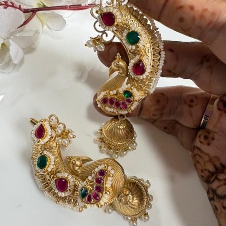 Golden Polish Kundan Earcuff
