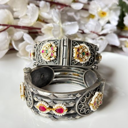 Silver broad Kundan Fusion Kada