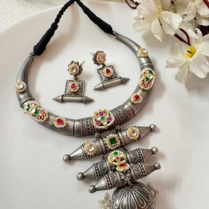Kundan Fusion Hansli Set