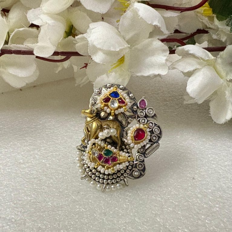 Nandi Kundan Fusion Ring