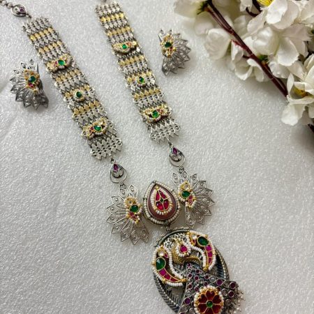 Dual-Tone Long Kundan Fusion Necklace Set
