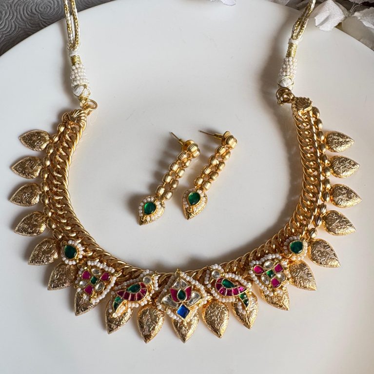 Gold Matt Kundan Choker Set