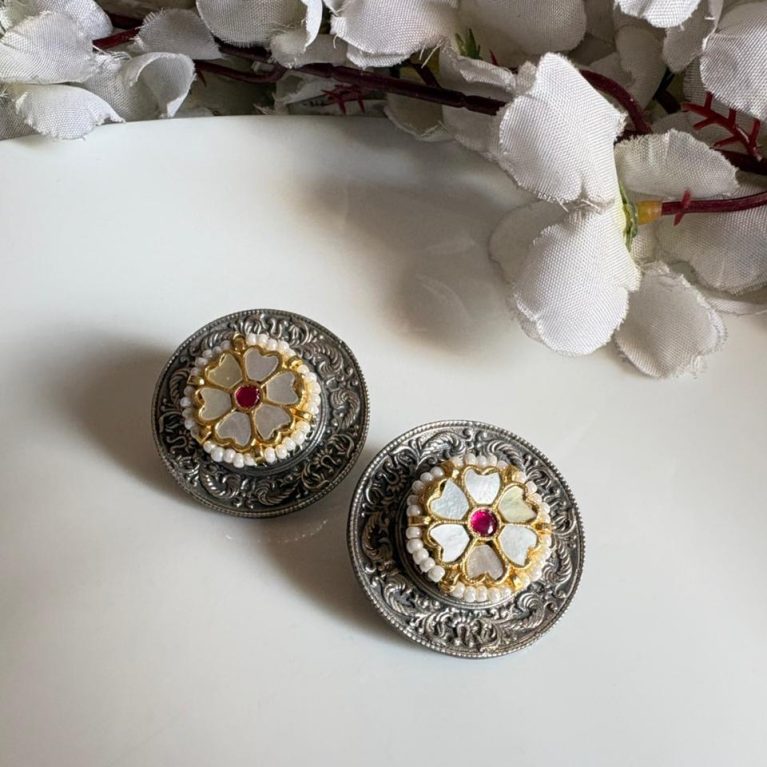 Antique Kundan SLA Stud