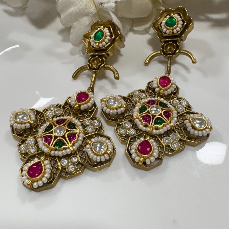 Apala Polish Kundan Earring