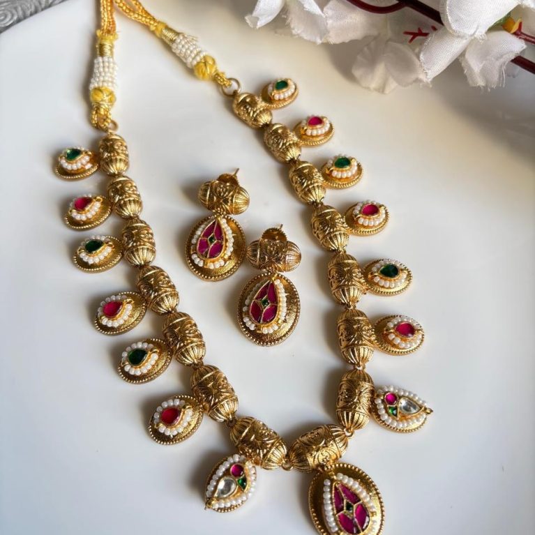 Gold Matt kundan Fusion Necklace Set